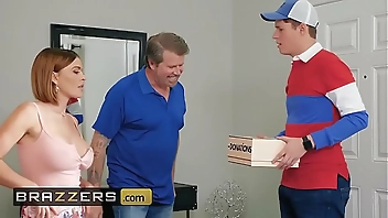 Milfs Like it Big - (Krissy Lynn, Justin Hunt) - Im A Giver And A Taker - Brazzers