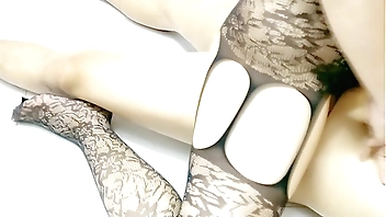 Nghệ thuật Làm cho em Vợ rên la sung sướng - Việt Nam