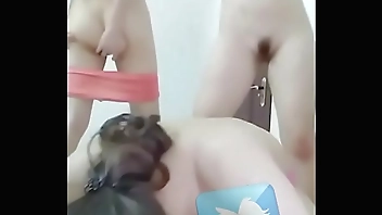 一龍三鳳帝皇享受系列淫亂生活天天有這位大哥不知道是幸福還是煩惱