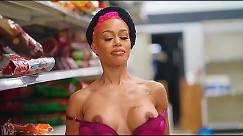 Jasamine Banks Gets Caught Sucking Dick In The Dollar General