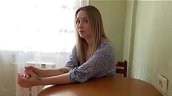 Stepson didn't notice the difference and continued fucking his stepmom's pussy