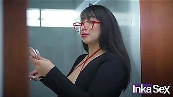 Psychologist with a big ass takes advantage of a young patient while performing sexual therapy