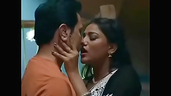 Indian Desi girls pleasing her boyfriend